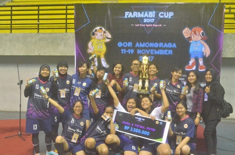 Juara 2 Futsal Putri Farmasi Cup 2017