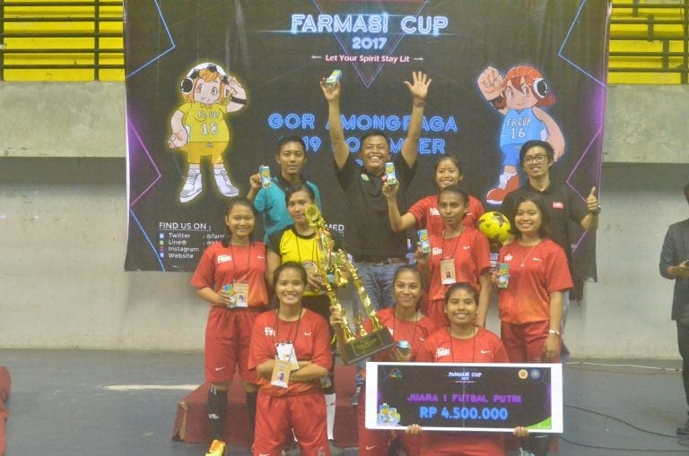 Juara 1 Futsal Putri Farmasi Cup 2017